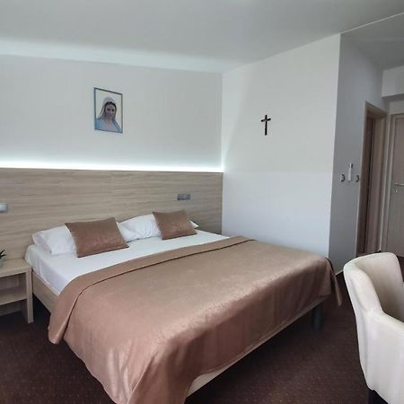 Hotel Glorija Меджугорье Экстерьер фото