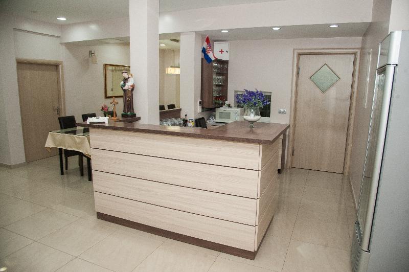 Hotel Glorija Меджугорье Экстерьер фото